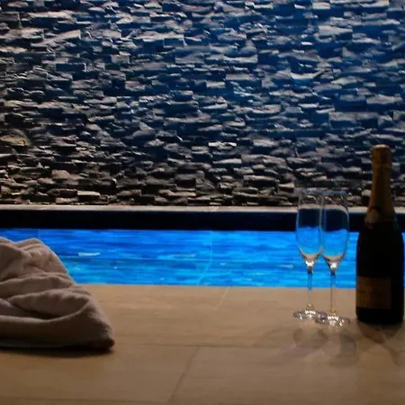 Sleeps 18 Pool Wifi Σπίτι διακοπών *